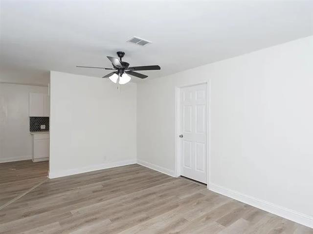 $2000 : Updated 3-bedroom image 4