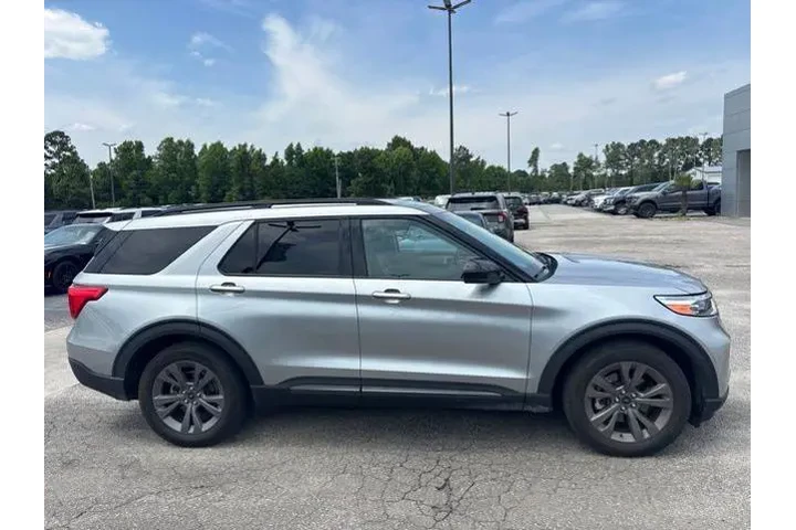 $32414 : Ford Explorer 2024 XLT 4dr S image 2