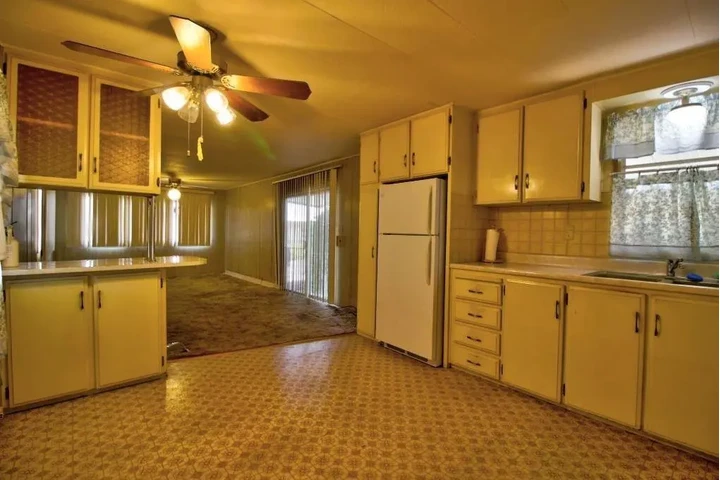 $1050 : El encanto de Azusa refrescado image 9