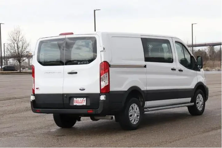 $28950 : Ford Transit 2023 250 3dr SW image 7
