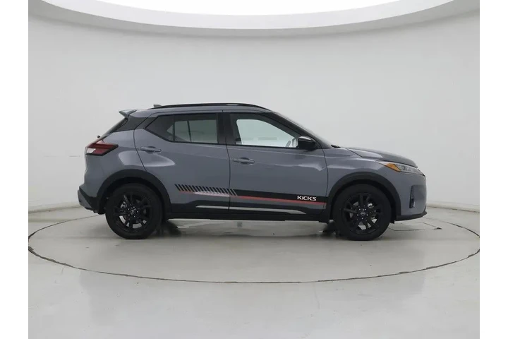 $21998 : Nissan Kicks 2022 SR 4dr Cro image 7