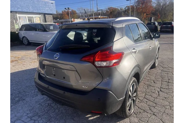 $8999 : 2020 Kicks SV image 6