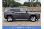 $22903 : Jeep Compass 2024 4x4 Sport thumbnail