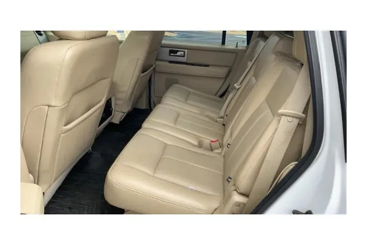 $14425 : Ford Expedition 2017 4x2 Lim image 3