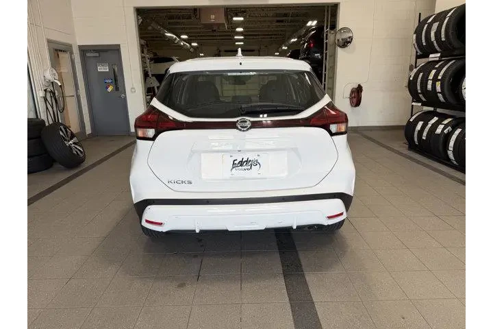 $15987 : Nissan Kicks 2021 S 4dr Cros image 10