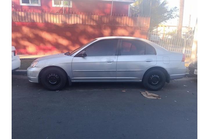 $1750 : 2002 Honda civic LX image 2