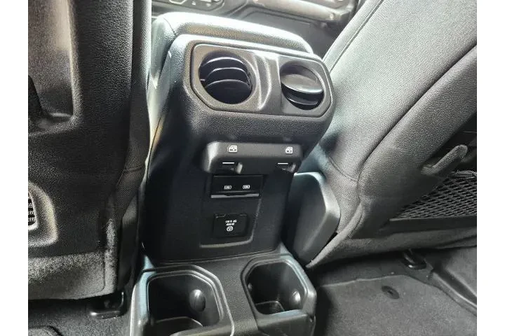 $37486 : Jeep Gladiator 2023 4x4 Moja image 7