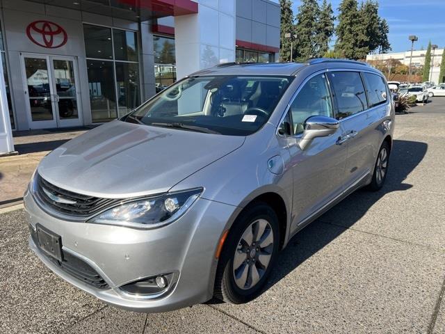 $26490 : 2018  Pacifica Hybrid Limited image 2
