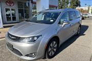 $26490 : 2018  Pacifica Hybrid Limited thumbnail