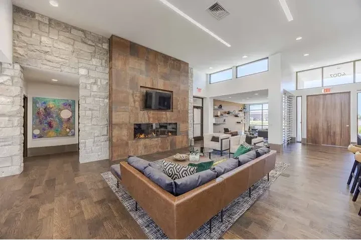 $800 : Ovation Apartments image 5