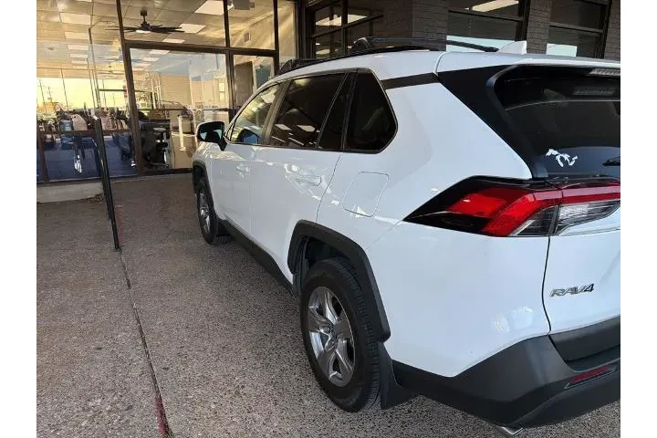 $25302 : Toyota RAV4 2023 XLE 4dr SUV image 7