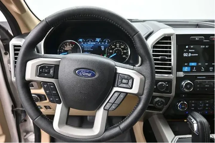 $21592 : Ford F-150 2016 4x2 Lariat 4 image 7