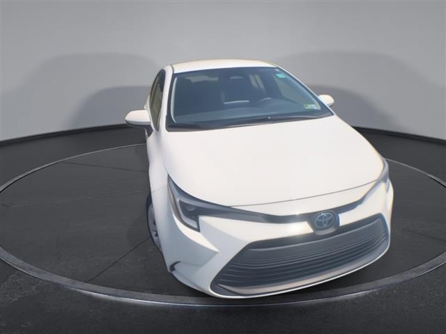 $24000 : PRE-OWNED 2023 TOYOTA COROLLA image 3