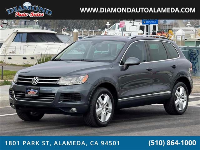 $12988 : 2011 Touareg Lux image 2