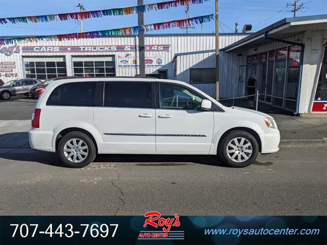 $7995 : 2014 Town & Country Touring V image 2