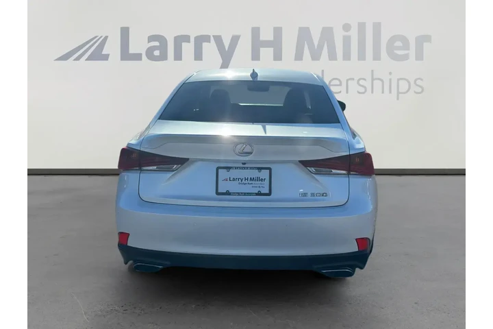 $21317 : Lexus IS 300 2018 4dr Sedan image 4