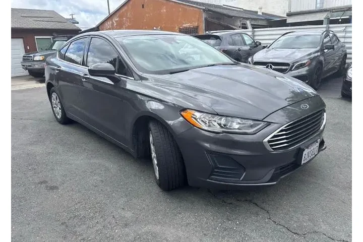 $14989 : Ford Fusion 2019 S 4dr Sedan image 2