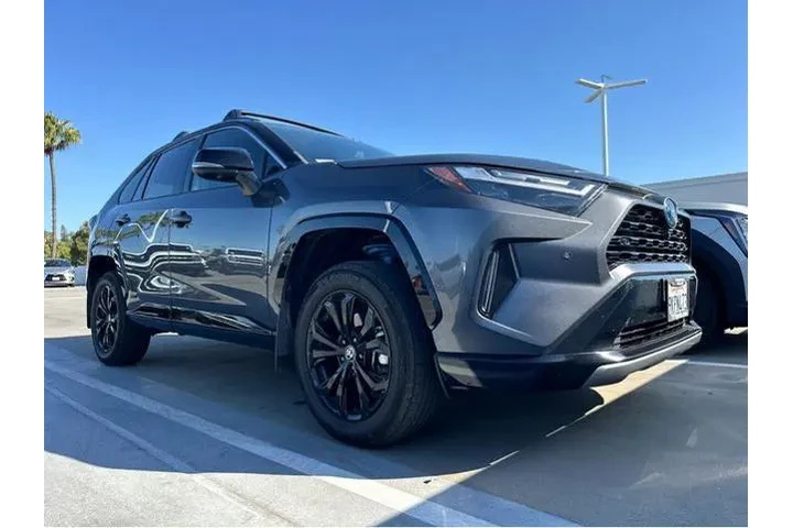 $40000 : Toyota RAV4 Hybrid 2024 AWD image 3