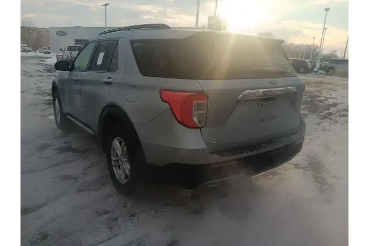 $32000 : Ford Explorer 2023 AWD XLT 4 image 8