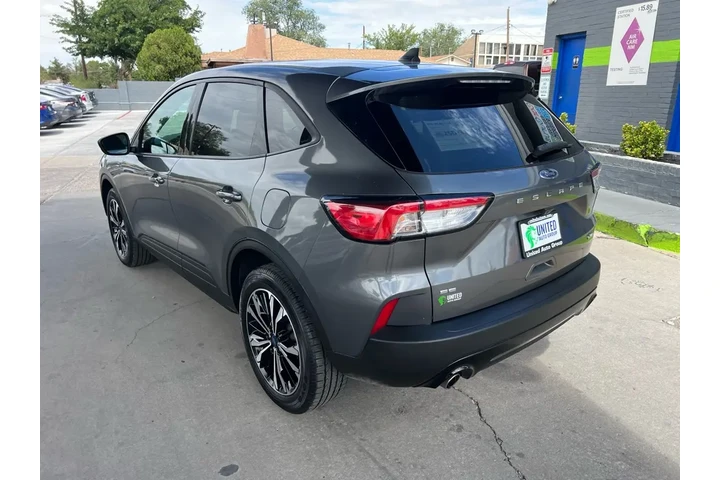 2022 Escape SE AWD image 7