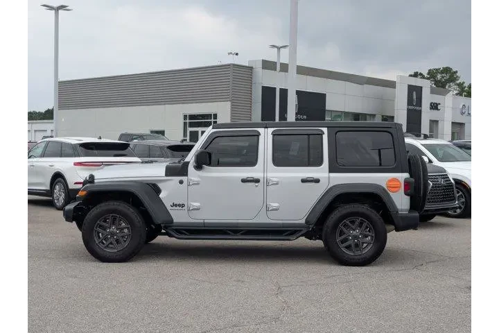 $31995 : Jeep Wrangler 2024 4x4 Sport image 8