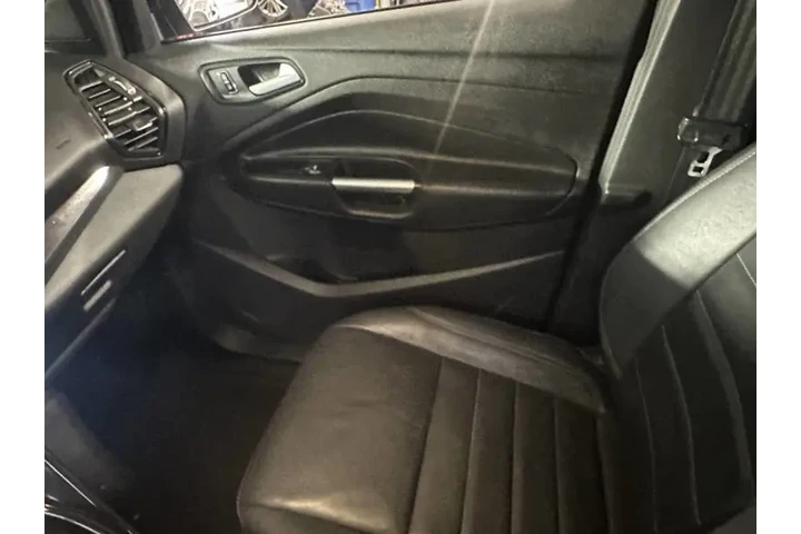 $7999 : 2016 Escape Titanium image 10