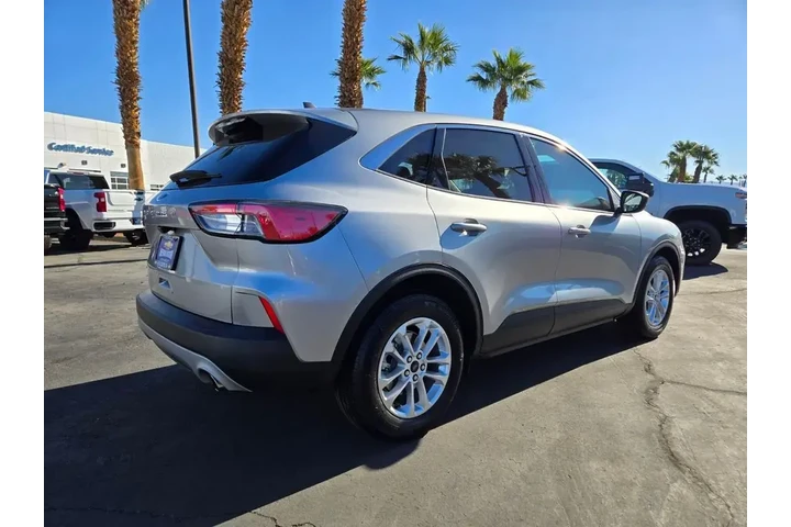 $19489 : Ford Escape 2022 SE 4dr SUV image 6