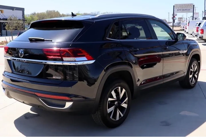 2020 Atlas Cross Sport image 4