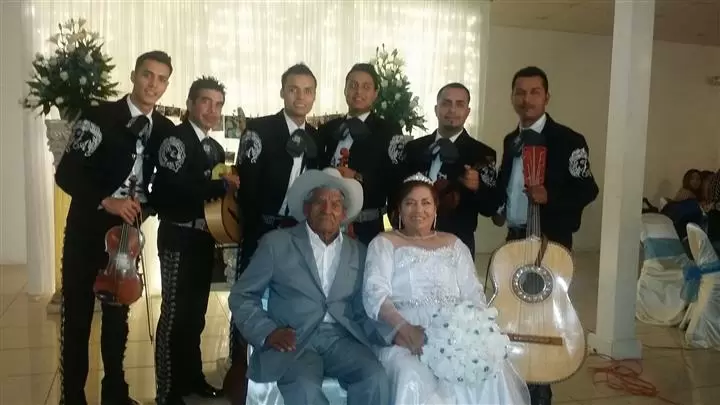 Mariachis Juvenil Azteca de M image 4