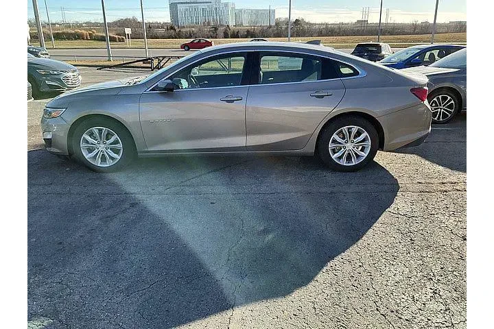 $19888 : Chevrolet Malibu 2024 LT 4dr image 10