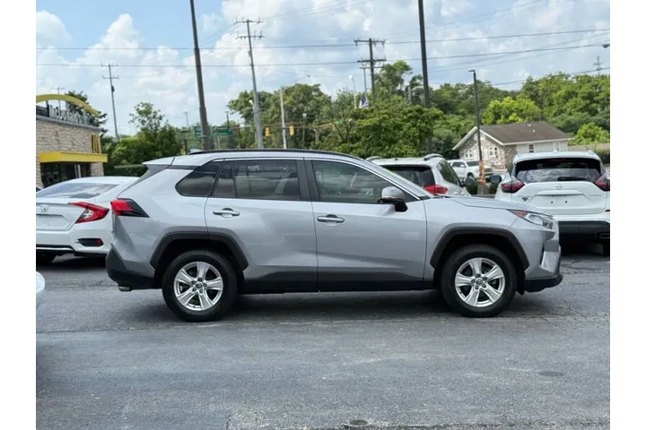 $20995 : 2021 RAV4 XLE image 7
