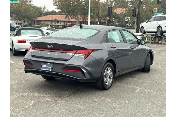 $18990 : Hyundai ELANTRA 2025 SE 4dr image 4