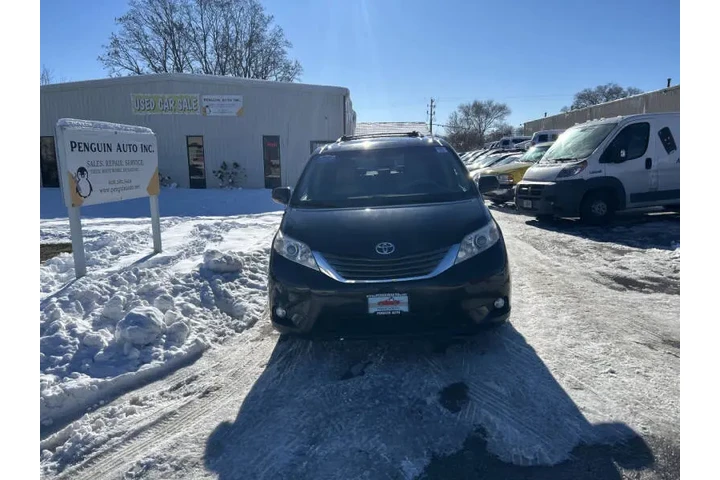 $9990 : 2014 Sienna XLE 7-Passenger image 8