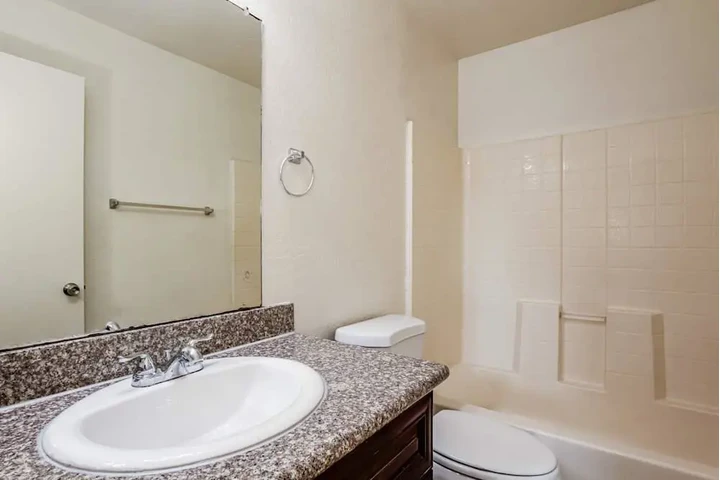 $1100 : Home for rent image 8