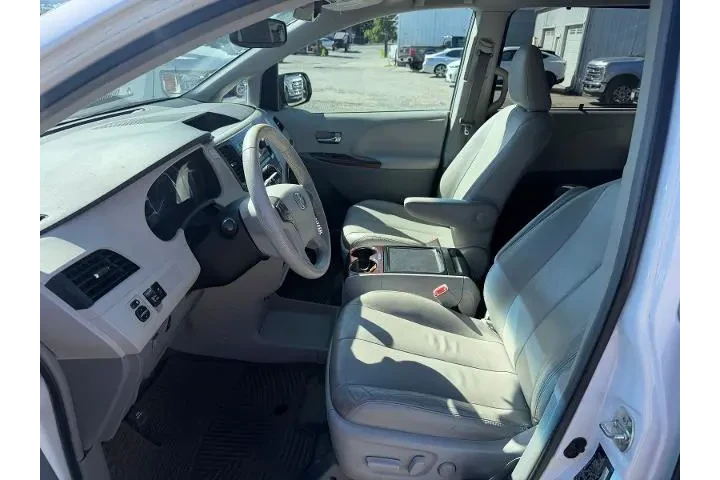 $13000 : Toyota Sienna 2013 XLE 7-Pas image 10