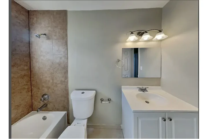 $1900 : Low income house for rent image 9