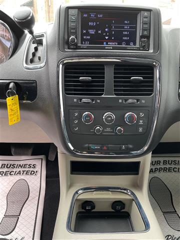 $11000 : 2019 Dodge Grand Caravan SXT image 6
