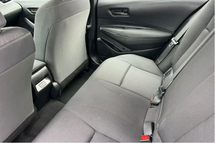 $20496 : Toyota Corolla 2024 LE 4dr S image 4