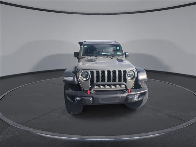 PRE-OWNED 2020 JEEP GLADIATOR image 3