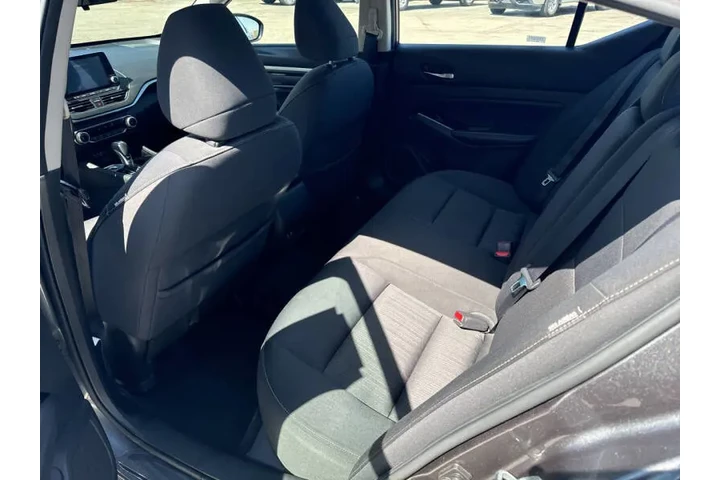 $15999 : 2021 Altima 2.5 SV image 9