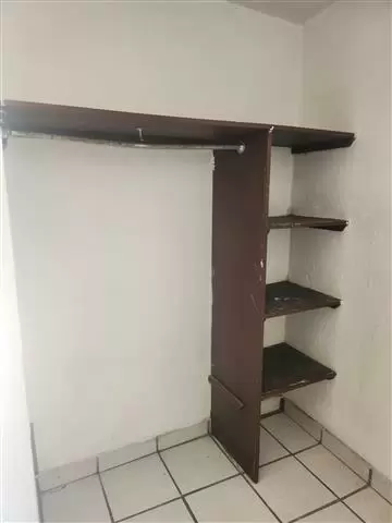 $2700 : Cuarto image 3