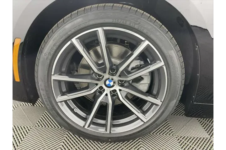 $35943 : BMW 2 Series 2023 AWD 230i x image 8