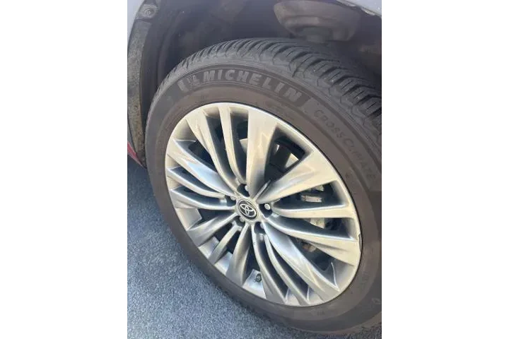 $31843 : Toyota Highlander 2021 Limit image 9