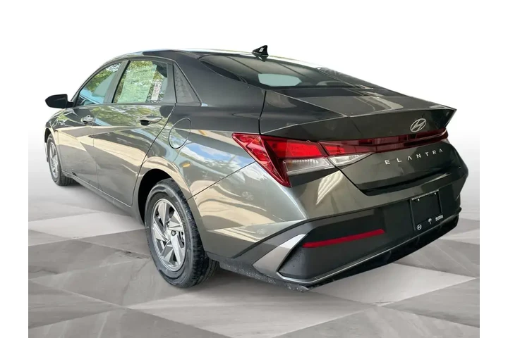 $23483 : Hyundai ELANTRA 2025 SE 4dr image 6