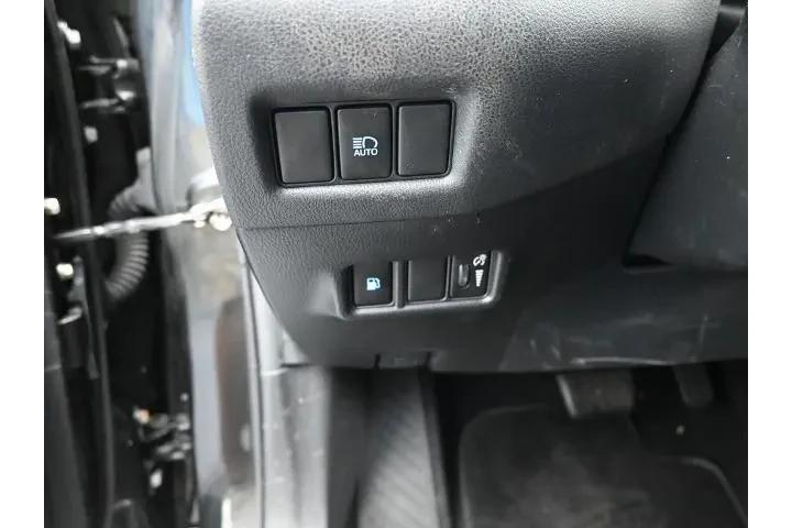 $23995 : Toyota C-HR 2022 Nightshade image 7