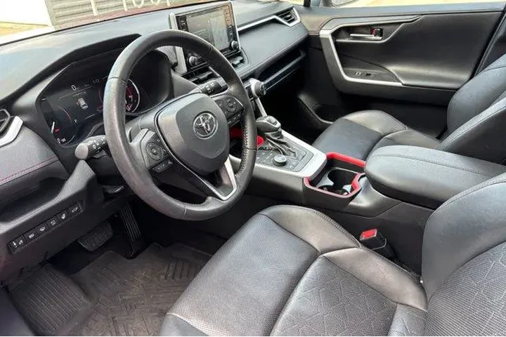 $33252 : Toyota RAV4 2021 AWD TRD Off image 10