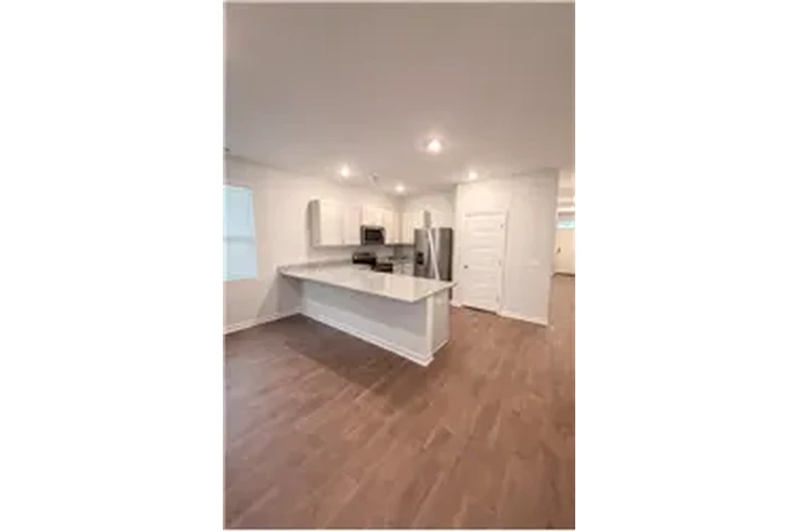 $1950 : Rental property with 4 bedro image 4