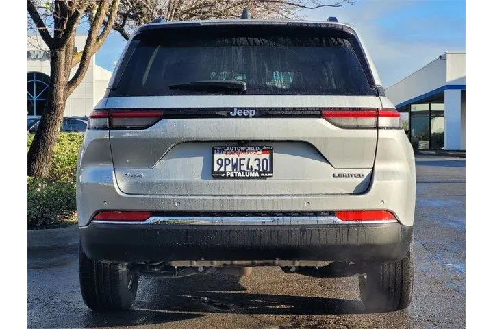 $30988 : Jeep Grand Cherokee 2023 4x4 image 5