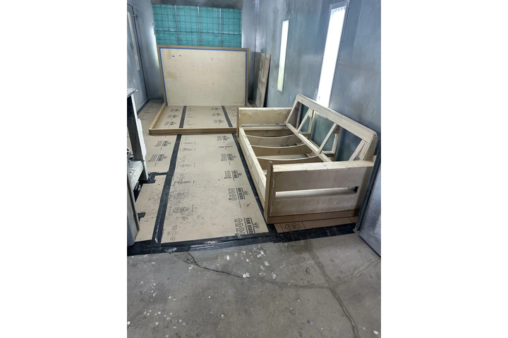 ayudante de pintor de muebles image 9