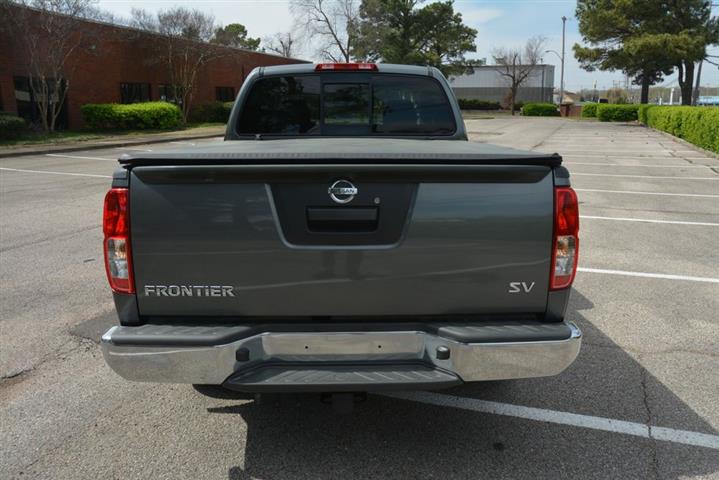 2016 Frontier SV V6 image 8